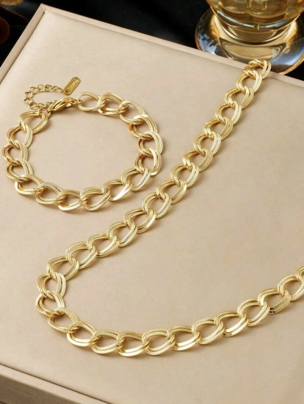 N/A stylish gold